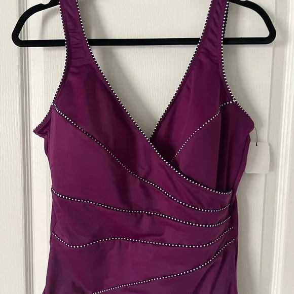 Miraclesuit One Piece - Picture 3 of 6